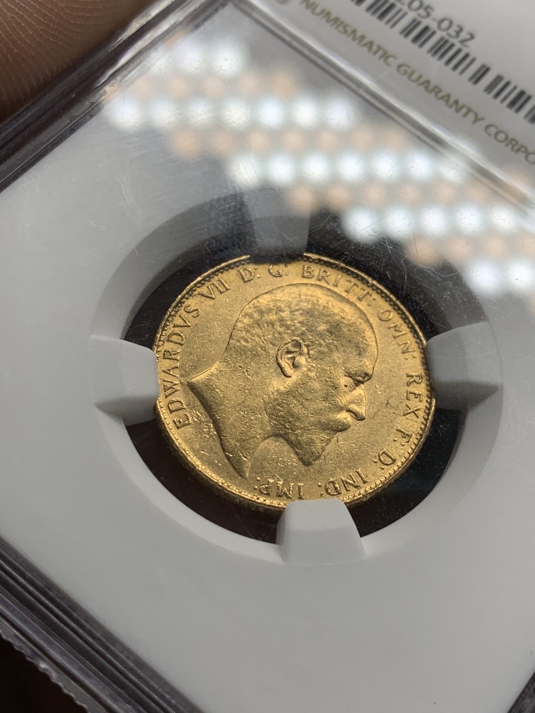 《竞宝斋》第49场-本周日，周一2场连拍（全场不限金额包邮） NGC AU58 英国 1909年 爱德华七世1索维林金币 8克金币 英系+黄金：马剑金币中 持续上涨品种