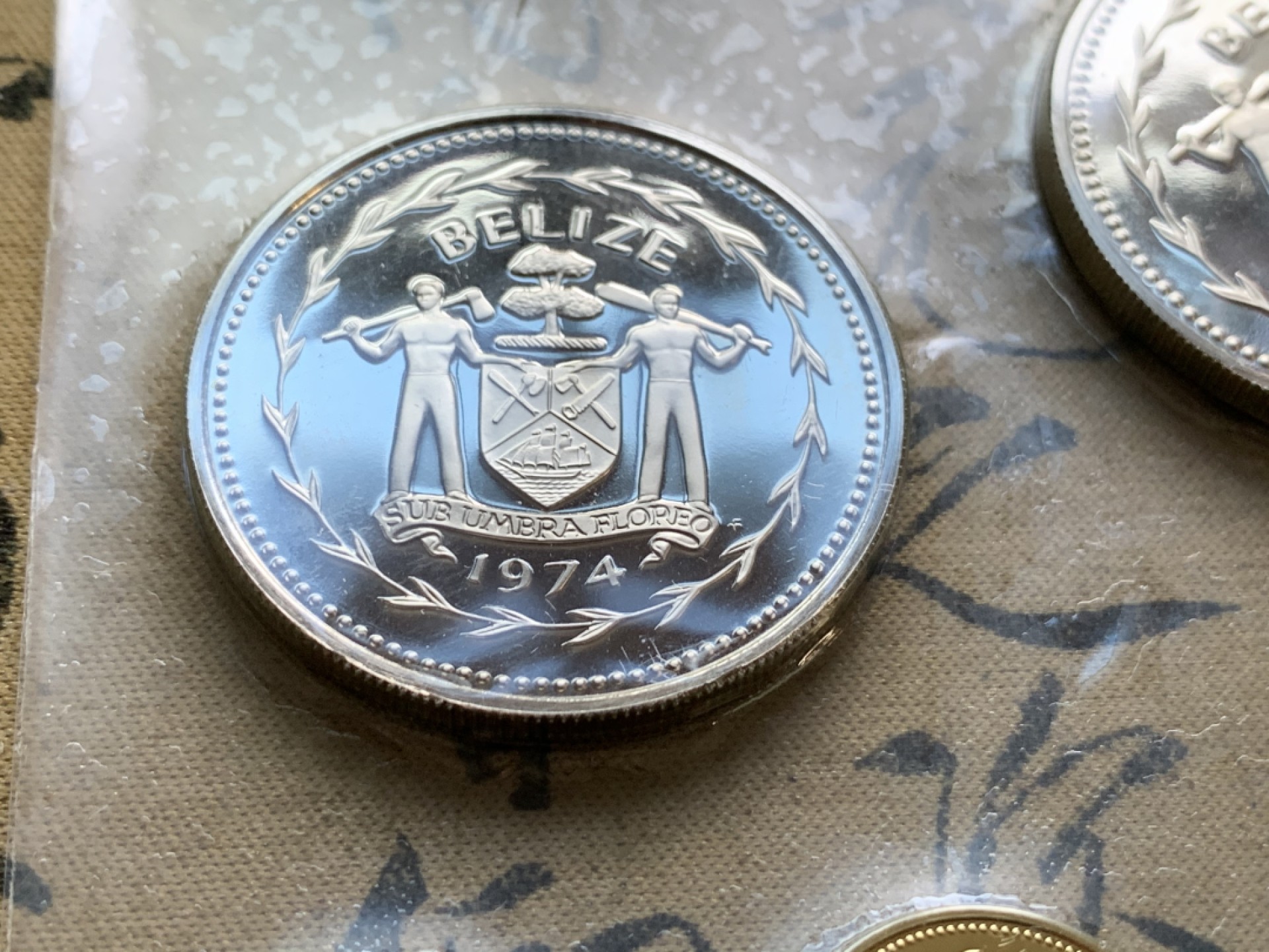 《竞宝斋》第49场-本周日，周一2场连拍（全场不限金额包邮） 原盒证书 伯利兹 1974年 鸟类 8枚套 富兰克林造币厂 精制纪念币 银？镍？