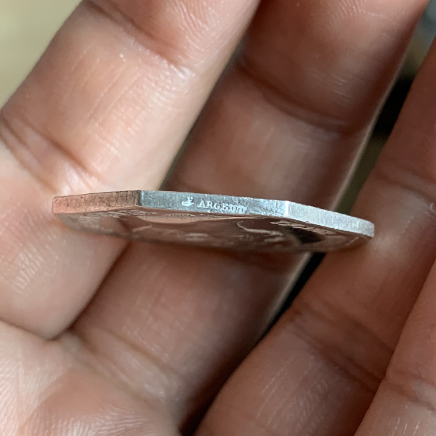 《竞宝斋》第49场-本周日，周一2场连拍（全场不限金额包邮） 高品细节 法国菲利普 1842-1845年 八角银质代币 对边32.6mm   重11.6克 非常少见的船首边铭+银标