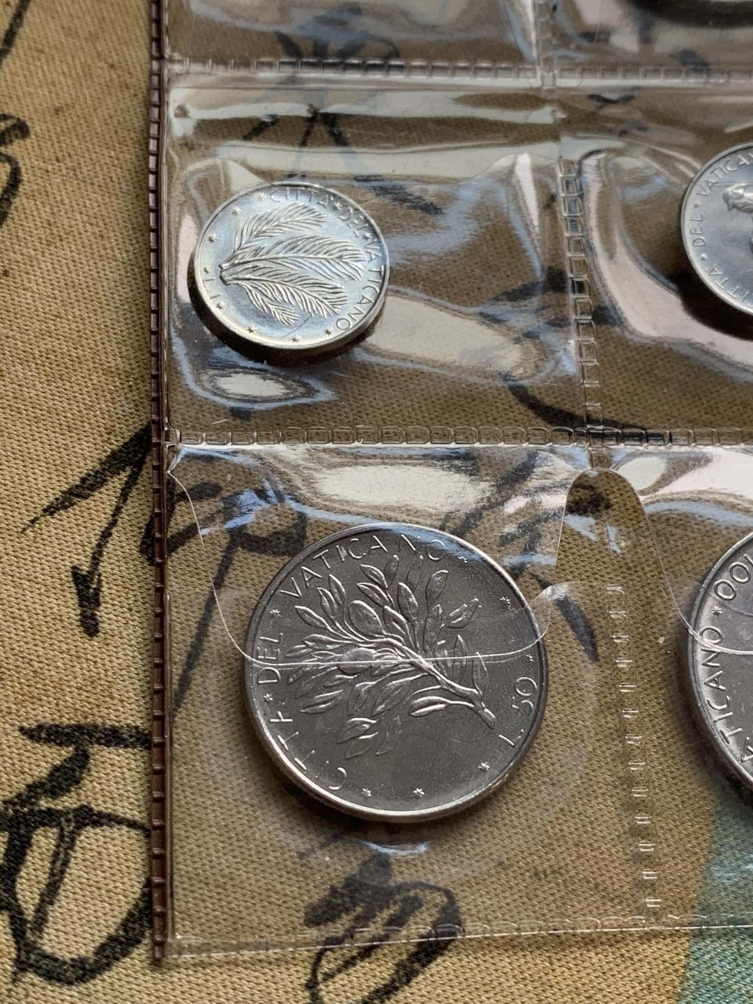 《竞宝斋》第49场-本周日，周一2场连拍（全场不限金额包邮） 梵蒂冈1976年8枚套和1978年7枚套，2枚500里拉为银币