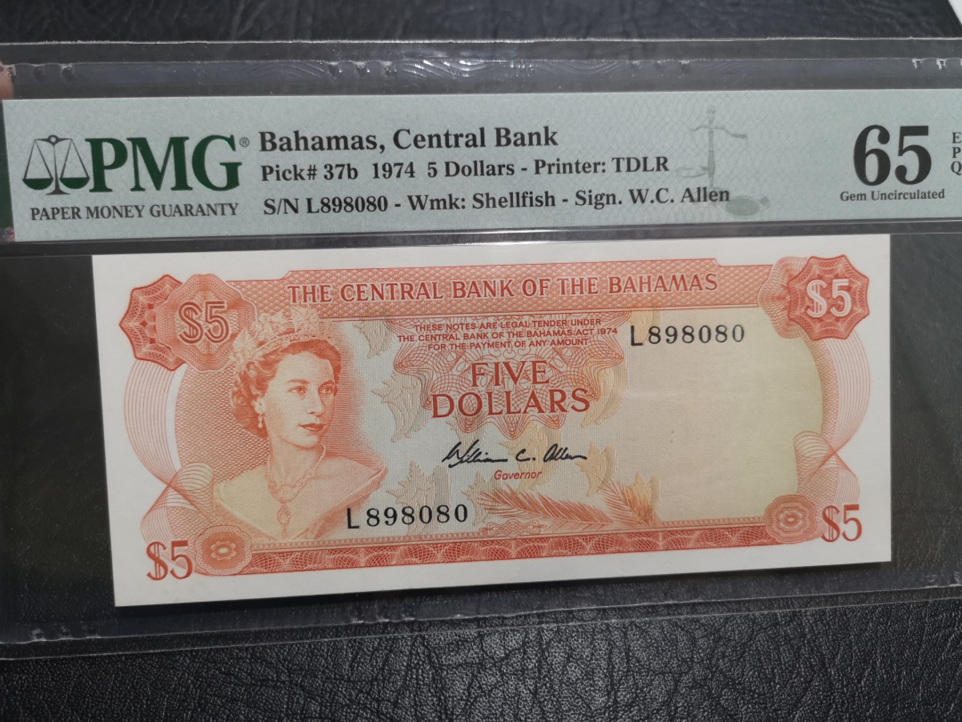 《外钞收藏家》第一百七十五期拍卖 1974年巴哈马5刀 PMG65 无47 靓号