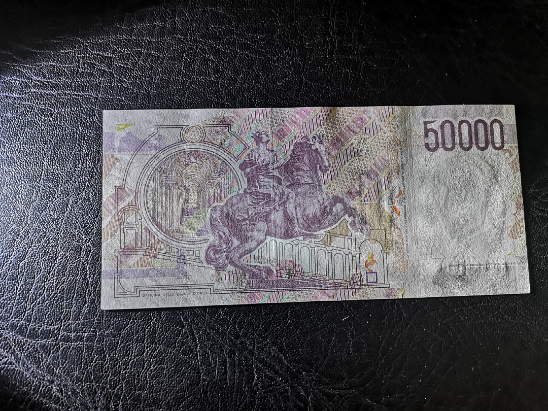 《外钞收藏家》第一百七十五期拍卖 1992年意大利5万里拉 全新 角稍微有点钝