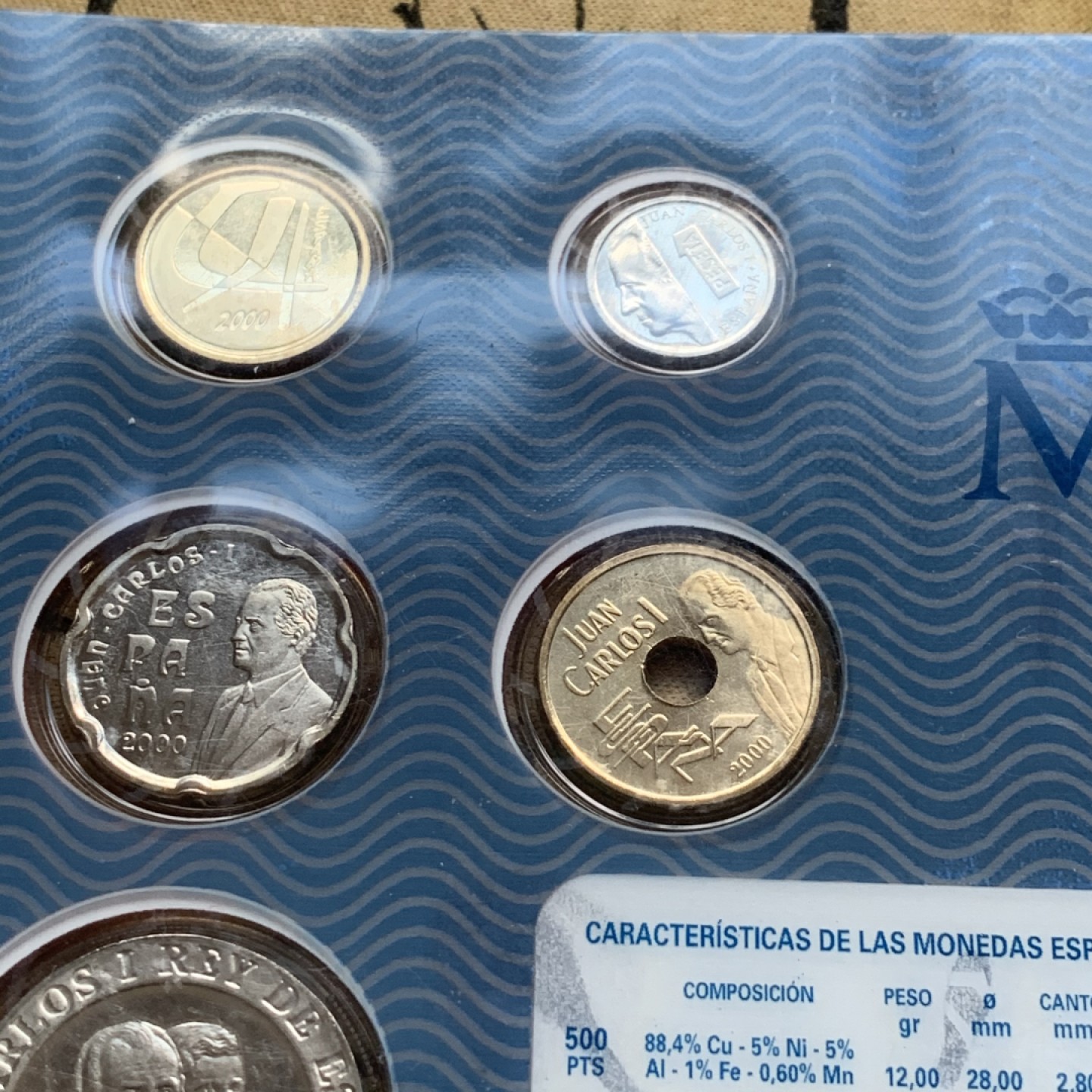 《竞宝斋》第49场-本周日，周一2场连拍（全场不限金额包邮） 卡装西班牙 2000年 千禧年1到500比塞塔八枚套 造币厂封装