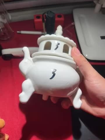 70年代文革瓷器，双层香炉，造型独特，瓷质细腻，适合居家摆设，收藏，每一个都是视屏，包老保真，别拿新货对比，给老铁们上5个，好东西有好价，喜欢的不要错过，受疫情影响暂时发不了快递，等解封顺丰发货，3单包邮可以存货 - 库存未使用，文革瓷双层香炉3号