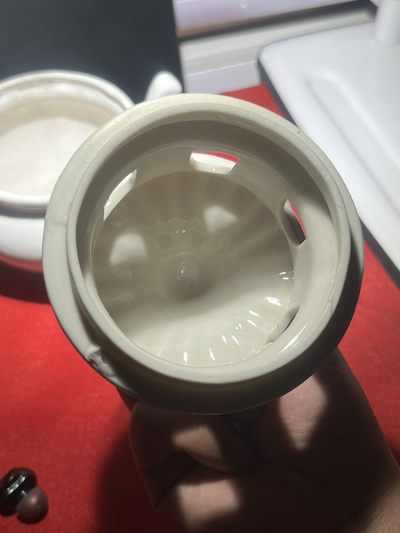 70年代文革瓷器，双层香炉，造型独特，瓷质细腻，适合居家摆设，收藏，每一个都是视屏，包老保真，别拿新货对比，给老铁们上5个，好东西有好价，喜欢的不要错过，受疫情影响暂时发不了快递，等解封顺丰发货，3单包邮可以存货