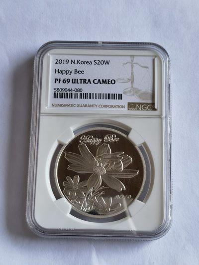 【海寧潮】拍卖第二十期 - 【海寧潮客户代拍】朝鲜2019年快乐小蜜蜂罗杰斯为爱女定制1盎司银币NGC69