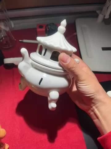 70年代文革瓷器，双层香炉，造型独特，瓷质细腻，适合居家摆设，收藏，每一个都是视屏，包老保真，别拿新货对比，给老铁们上5个，好东西有好价，喜欢的不要错过，受疫情影响暂时发不了快递，等解封顺丰发货，3单包邮可以存货 - 库存未使用，文革瓷双层香炉1号