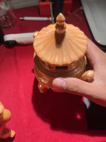 70年代文革瓷器，双层香炉，造型独特，瓷质细腻，适合居家摆设，收藏，每一个都是视屏，包老保真，别拿新货对比，给老铁们上5个，好东西有好价，喜欢的不要错过，受疫情影响暂时发不了快递，等解封顺丰发货，3单包邮可以存货 - 双重工艺库存未使用，文革瓷双层香炉4号
