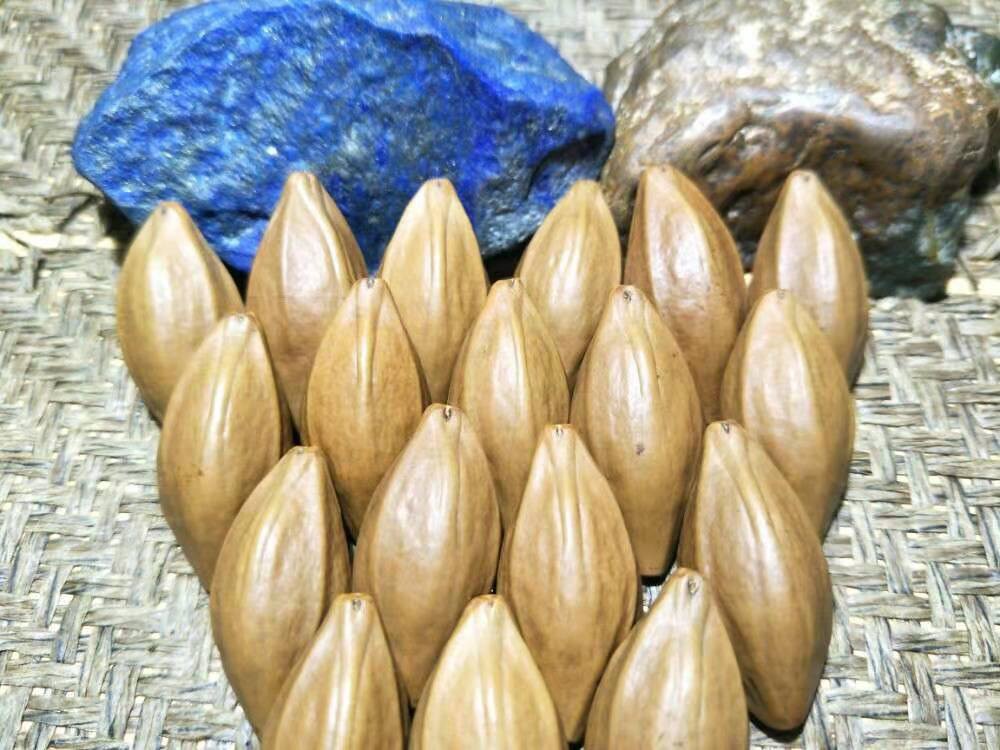 精美橄榄核雕刻原皮十八罗汉长串一条，