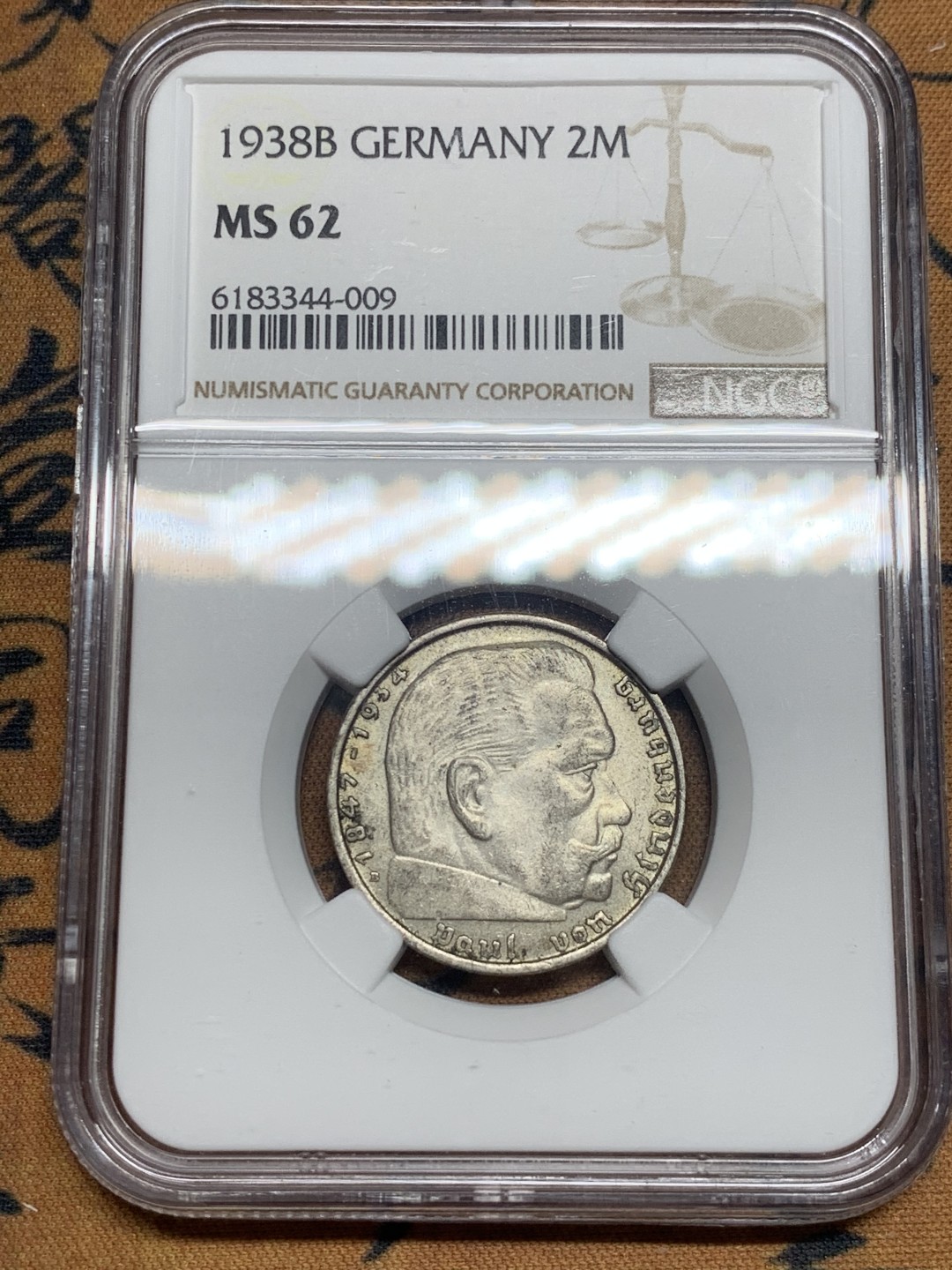 《竞宝斋》第50场-本周日，周一2场连拍（全场不限金额包邮） NGC MS62 德国 1938兴登堡 背鹰 2马克 银币原味好细节