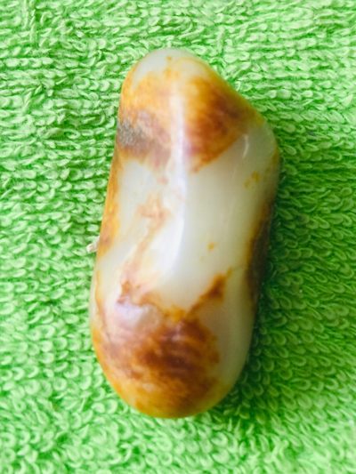和田地产籽料原石。天然红皮白肉，无修型，无二上、包真、包邮，支持国检。 - 和田地产籽料原石。天然红皮白肉，无修型，无二上、包真、包邮，支持国检。