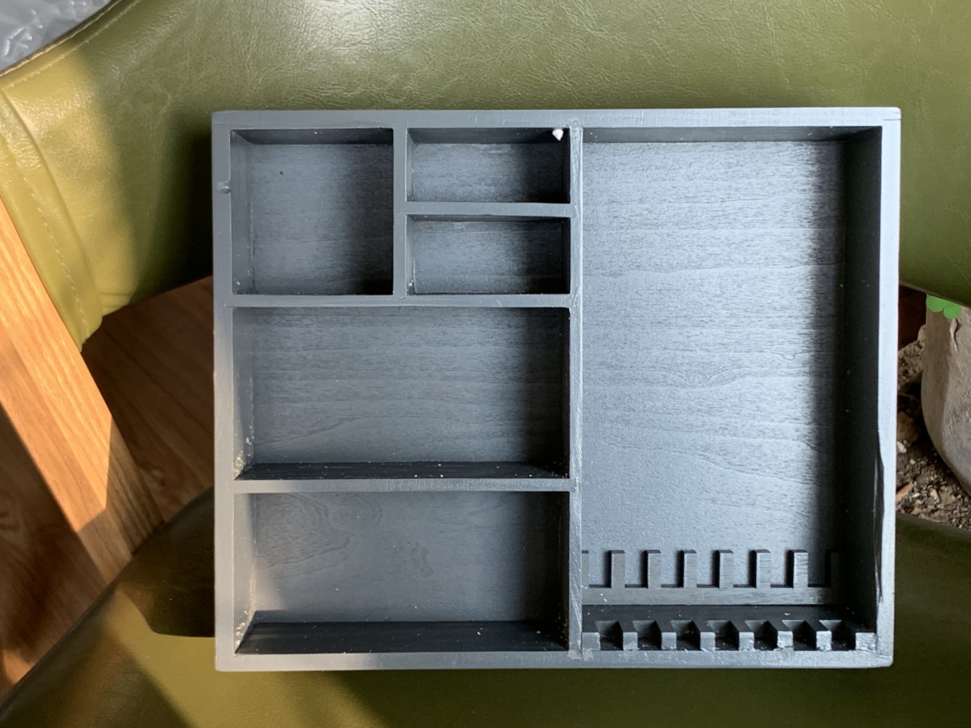 零元拍：1/6 实木枪柜模型，灰色全新。