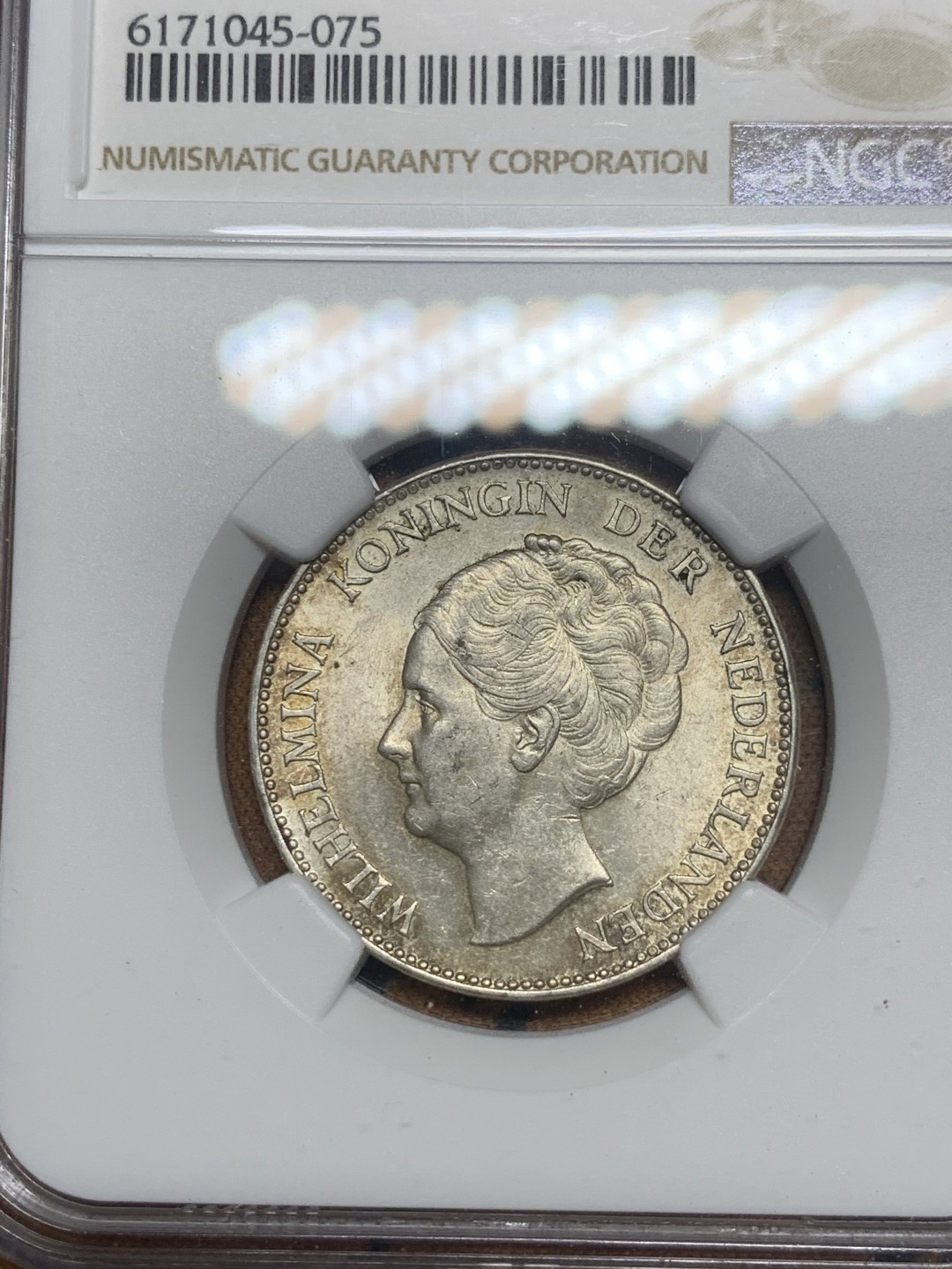 《竞宝斋》第50场-本周日，周一2场连拍（全场不限金额包邮） NGC MS62 淡彩 荷兰 1940年 1G 银币