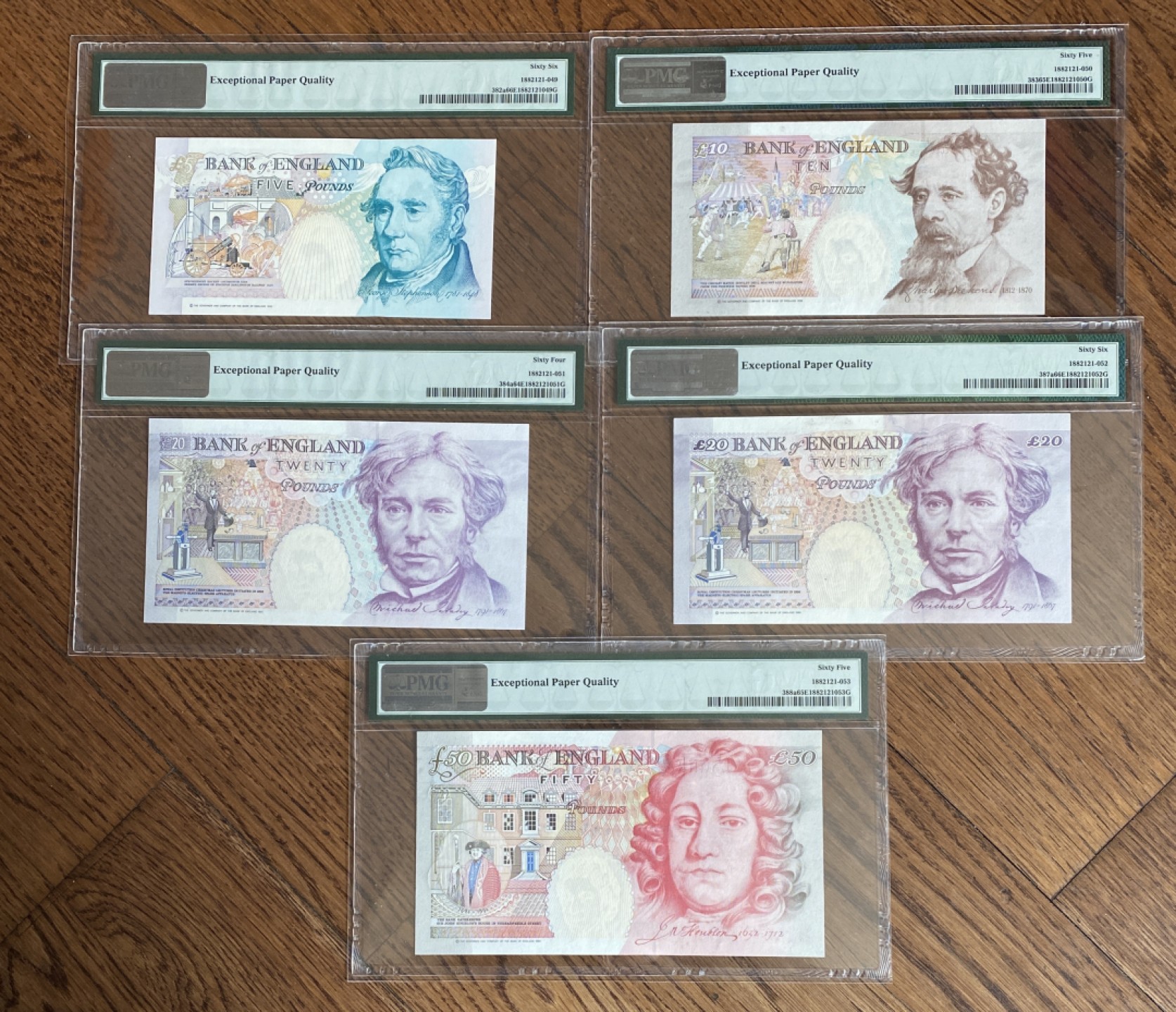Chase Auction 第8期 - - 中外纸币、硬币、民国钞联拍！ 英国E序列首发冠A01全同号五张，倒置号001068！