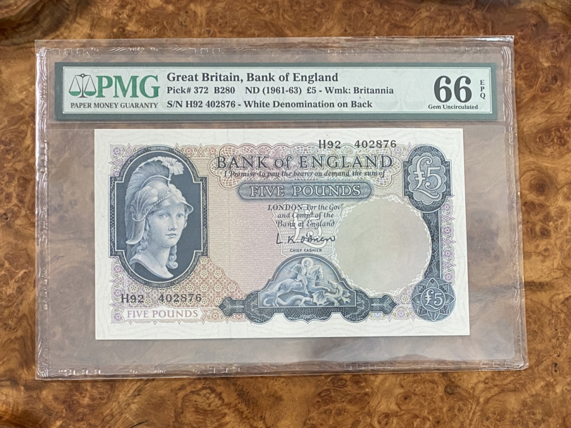Chase Auction 第8期 - - 中外纸币、硬币、民国钞联拍！ 1961年英国B序列5元，PMG66，圣乔治屠龙！