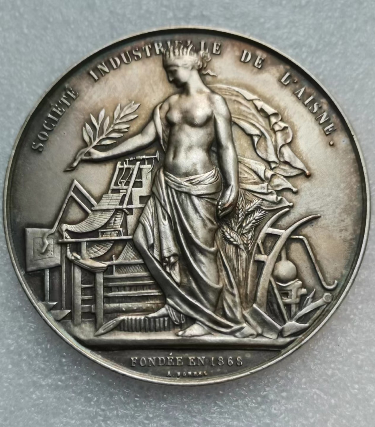 瓶子🏺第35期拍卖 法国1947年埃纳工业协会镀银铜章