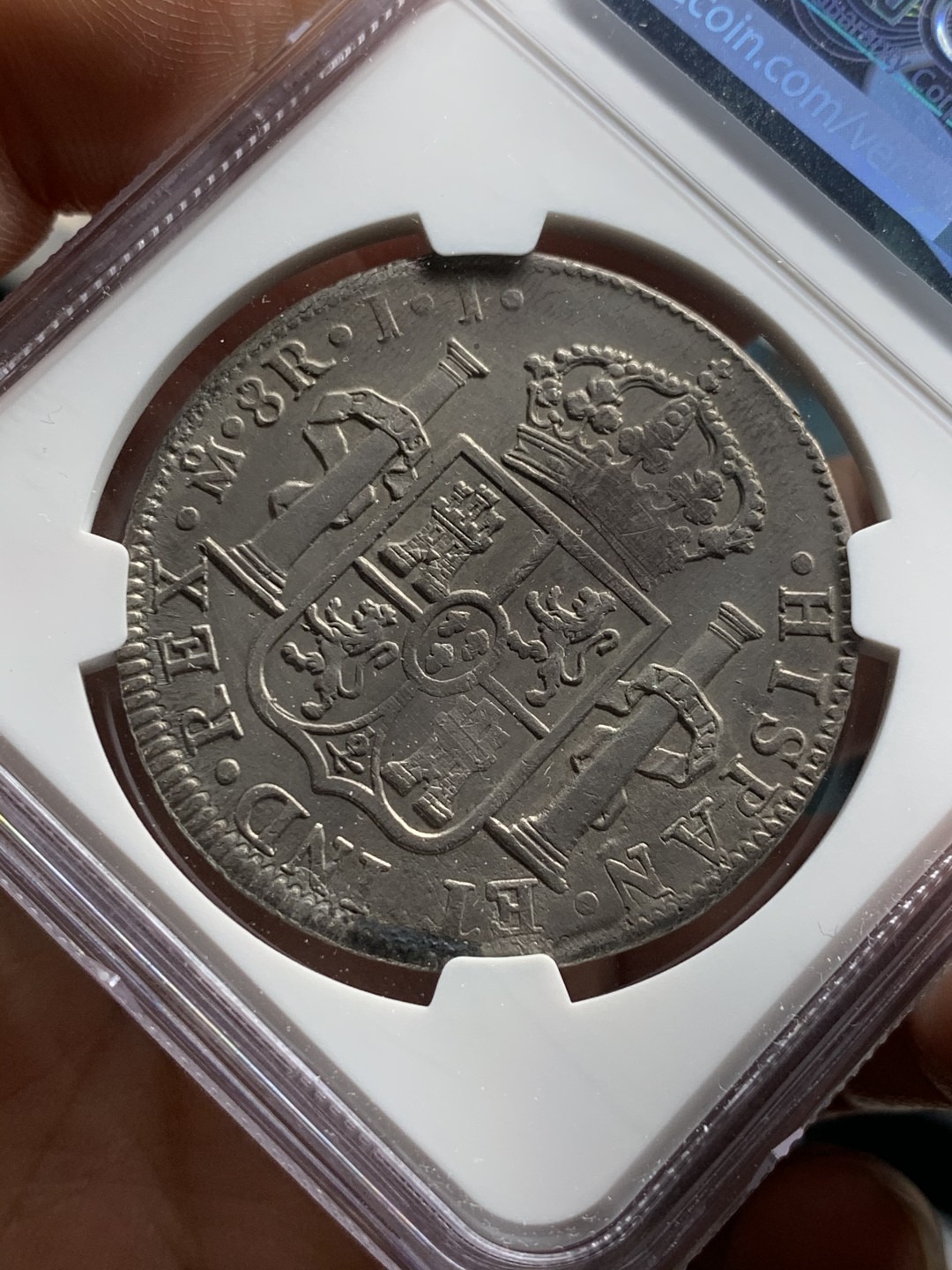 《竞宝斋》第51场-本周日，周一2场连拍（全场不限金额包邮） NGC AUD 墨西哥 1812年 费七 8里亚尔 双柱银币 双面深打 状态很不错