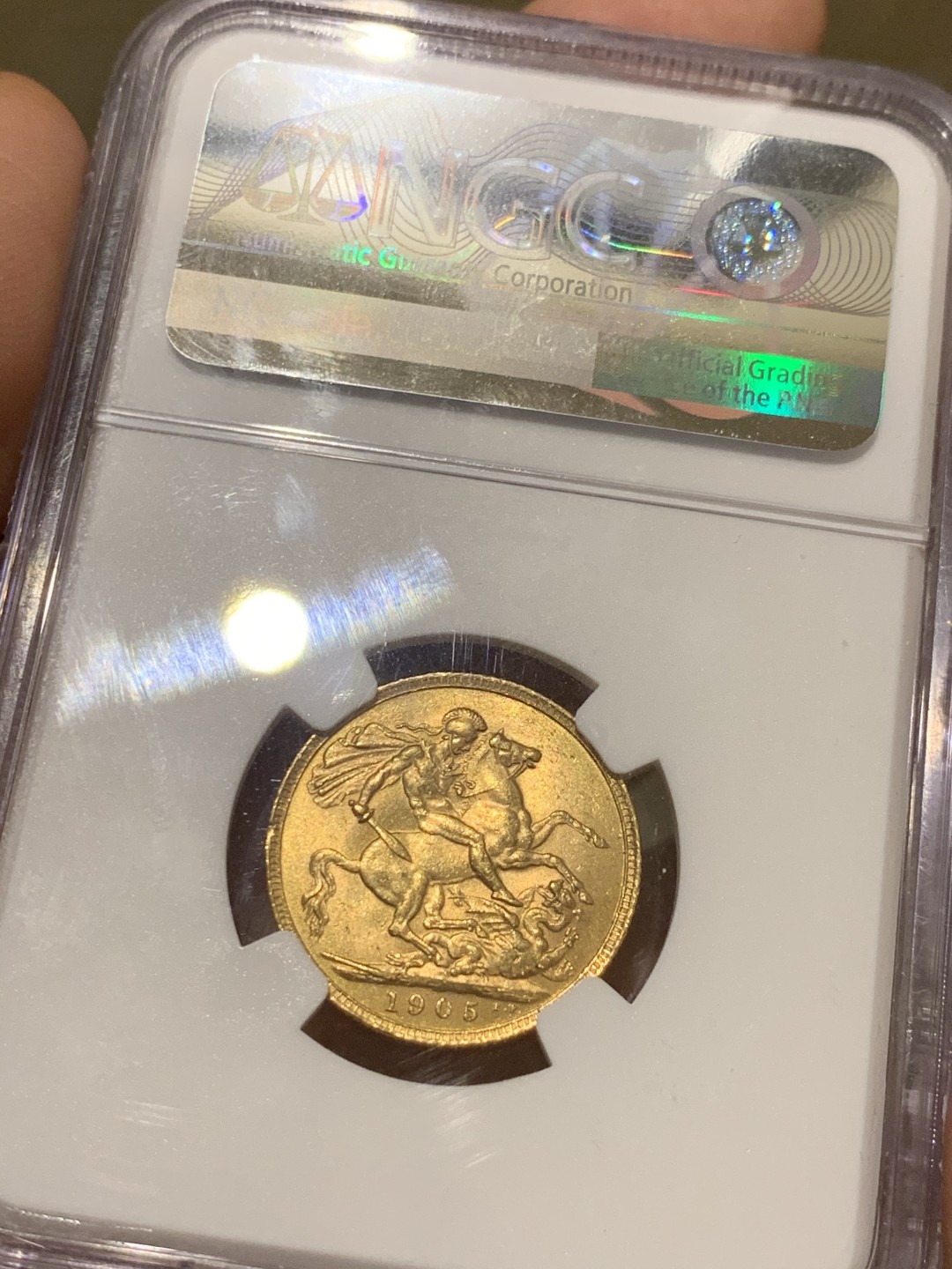 《竞宝斋》第51场-本周日，周一2场连拍（全场不限金额包邮） NGC MS62 英国 1905年 爱德华七世1索维林金币 8克金币 第2少的年份