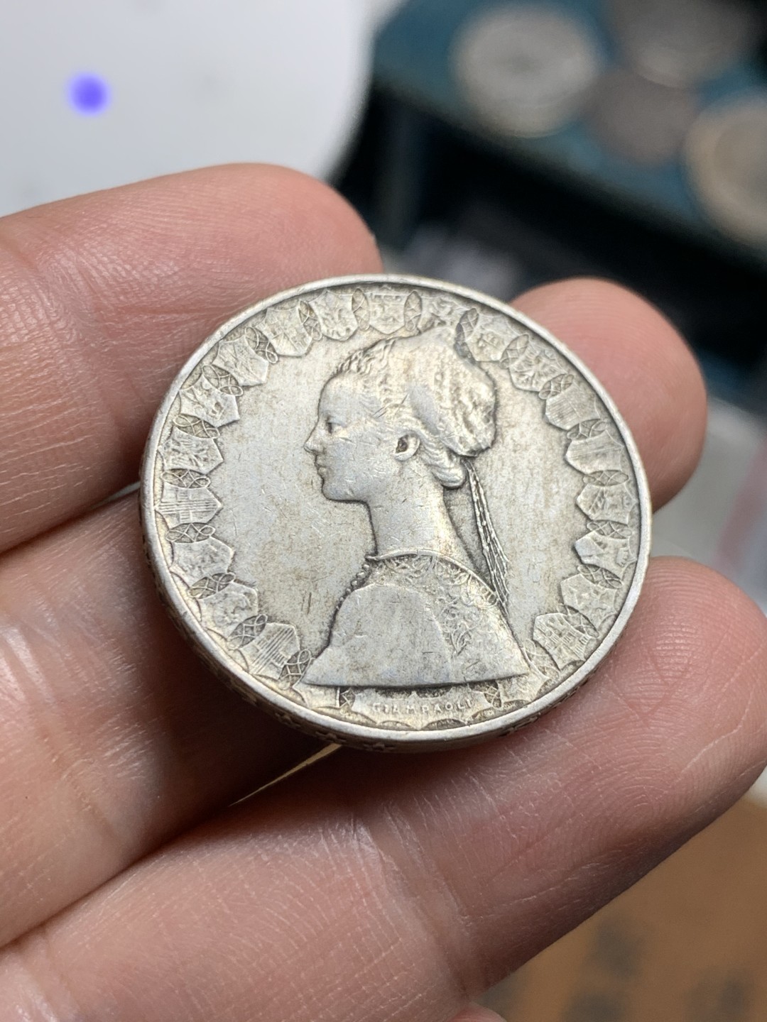 《竞宝斋》第51场-本周日，周一2场连拍（全场不限金额包邮） 1965年意大利少女500里拉银币