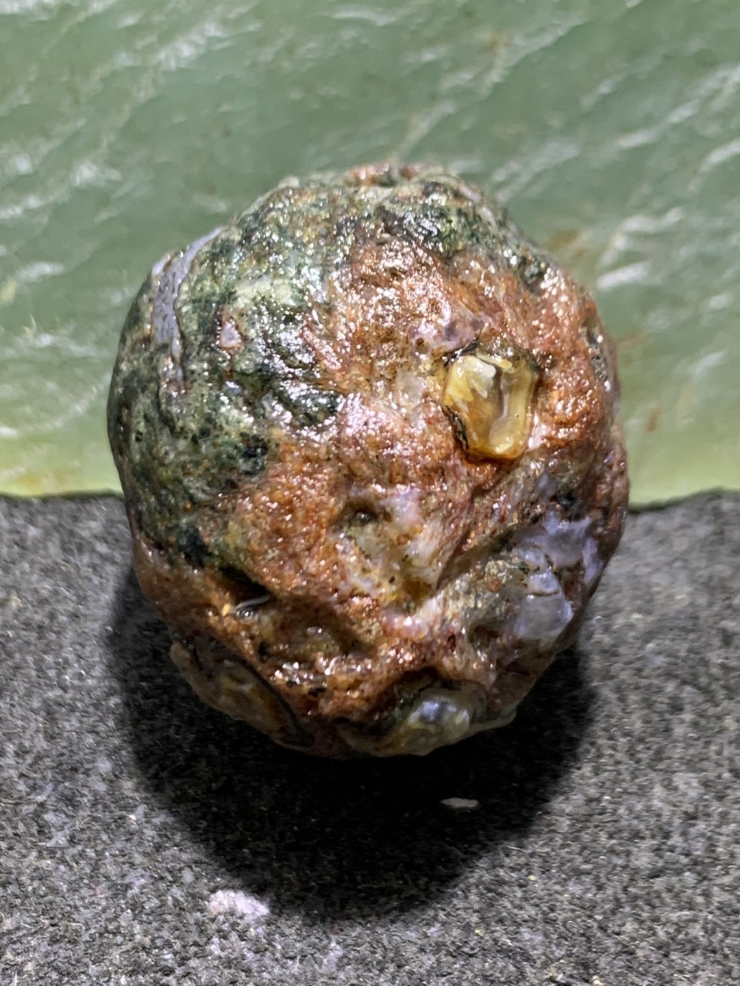 精美罕见高玉化外蒙绿眼石原石珠子一颗，