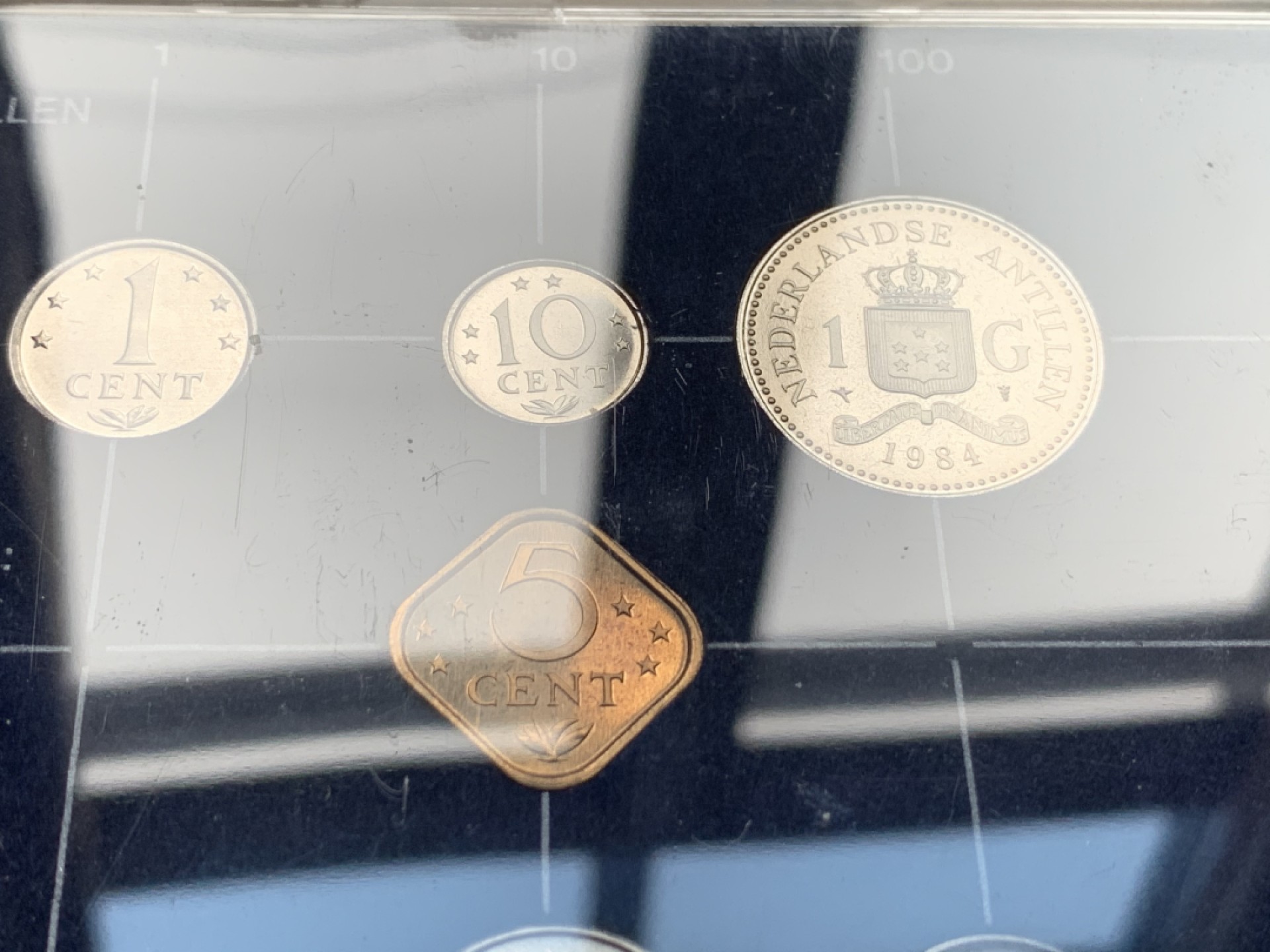 《竞宝斋》第51场-本周日，周一2场连拍（全场不限金额包邮） 荷属安德列斯1980年+1984年清年份官方原装套币各一套UNC-BU 全面值年份一步到位 7枚+7枚 克劳斯编号MS3+MS8