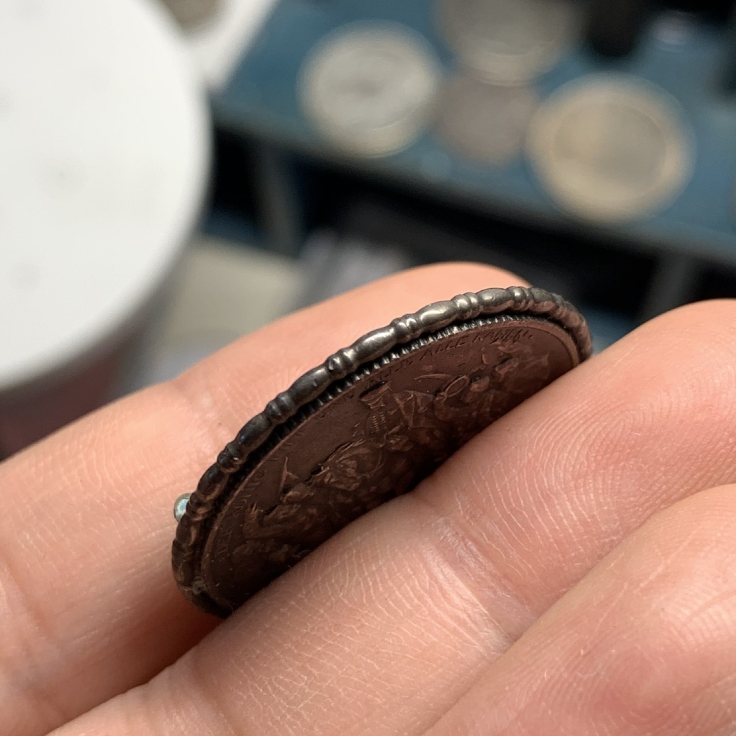 《竞宝斋》第51场-本周日，周一2场连拍（全场不限金额包邮） 德国普鲁士1913年普法战争2马克 黑包浆银币 做胸针