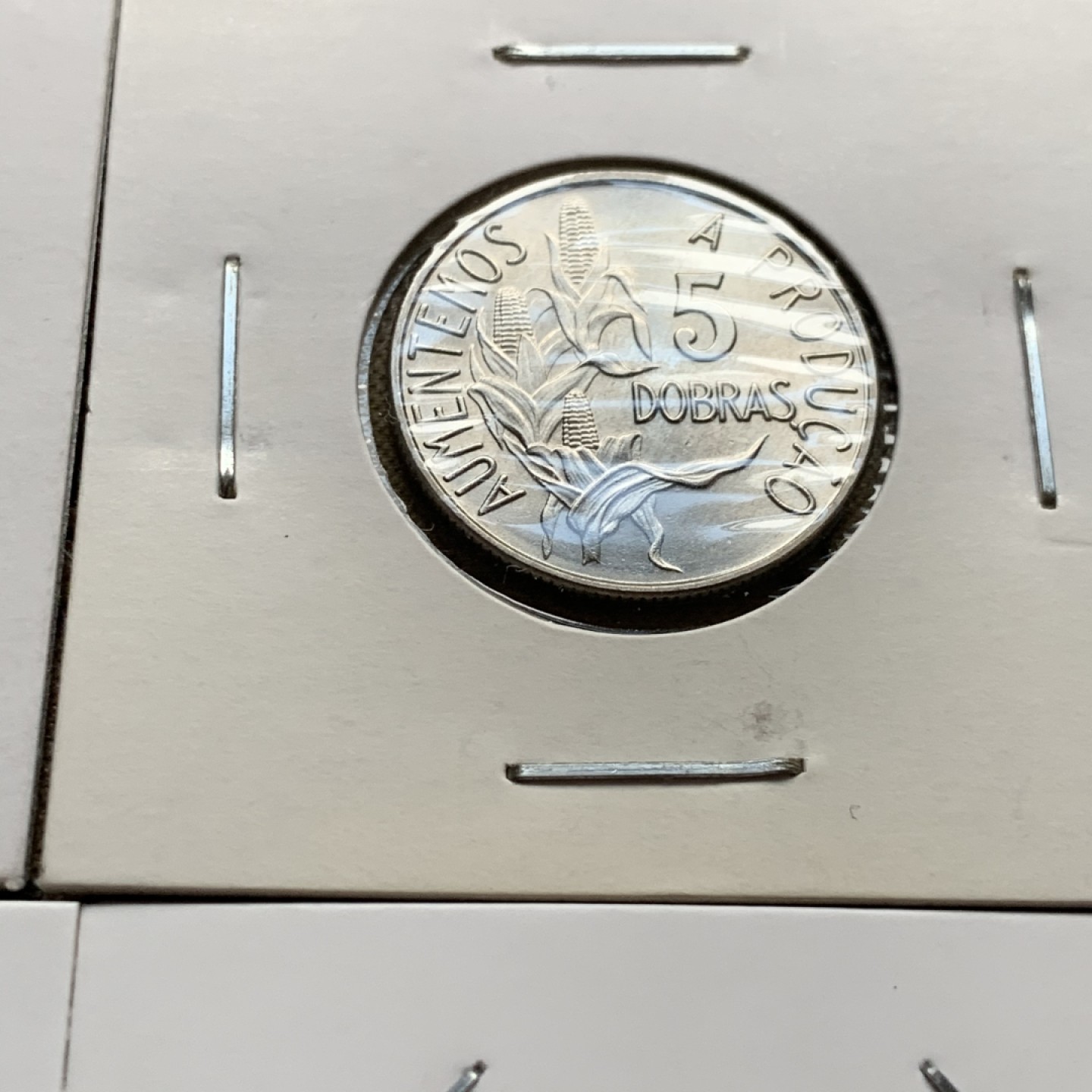 《竞宝斋》第51场-本周日，周一2场连拍（全场不限金额包邮） 圣多美和普林西比1977年全套6枚+1990年FAO全套2枚 铸量少 除1990年50多布拉为AU其他各枚均暴光BU