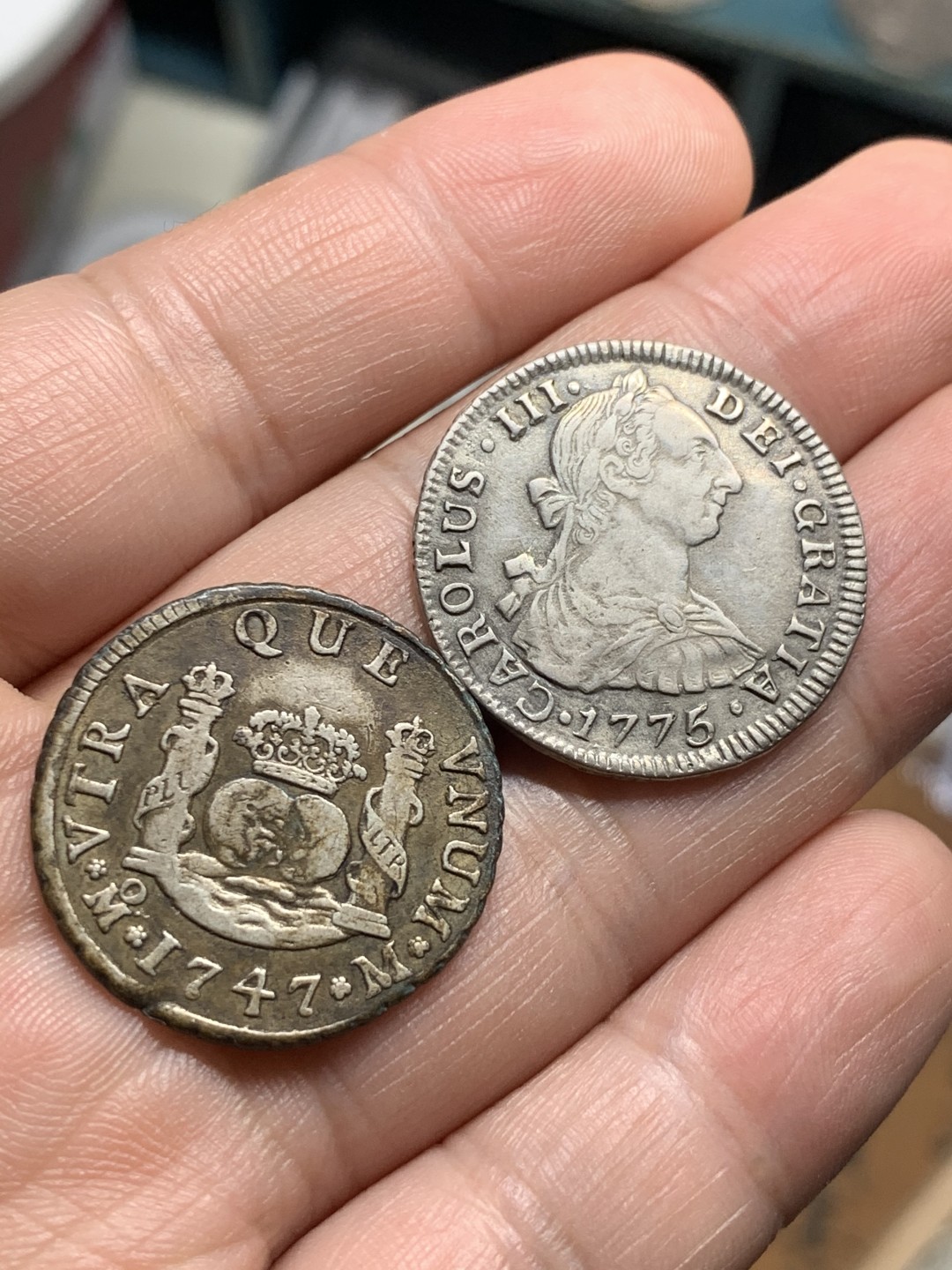 《竞宝斋》第51场-本周日，周一2场连拍（全场不限金额包邮） （两枚一组）西属墨西哥费六地球2R，西属玻利维亚卡三双柱2R2枚