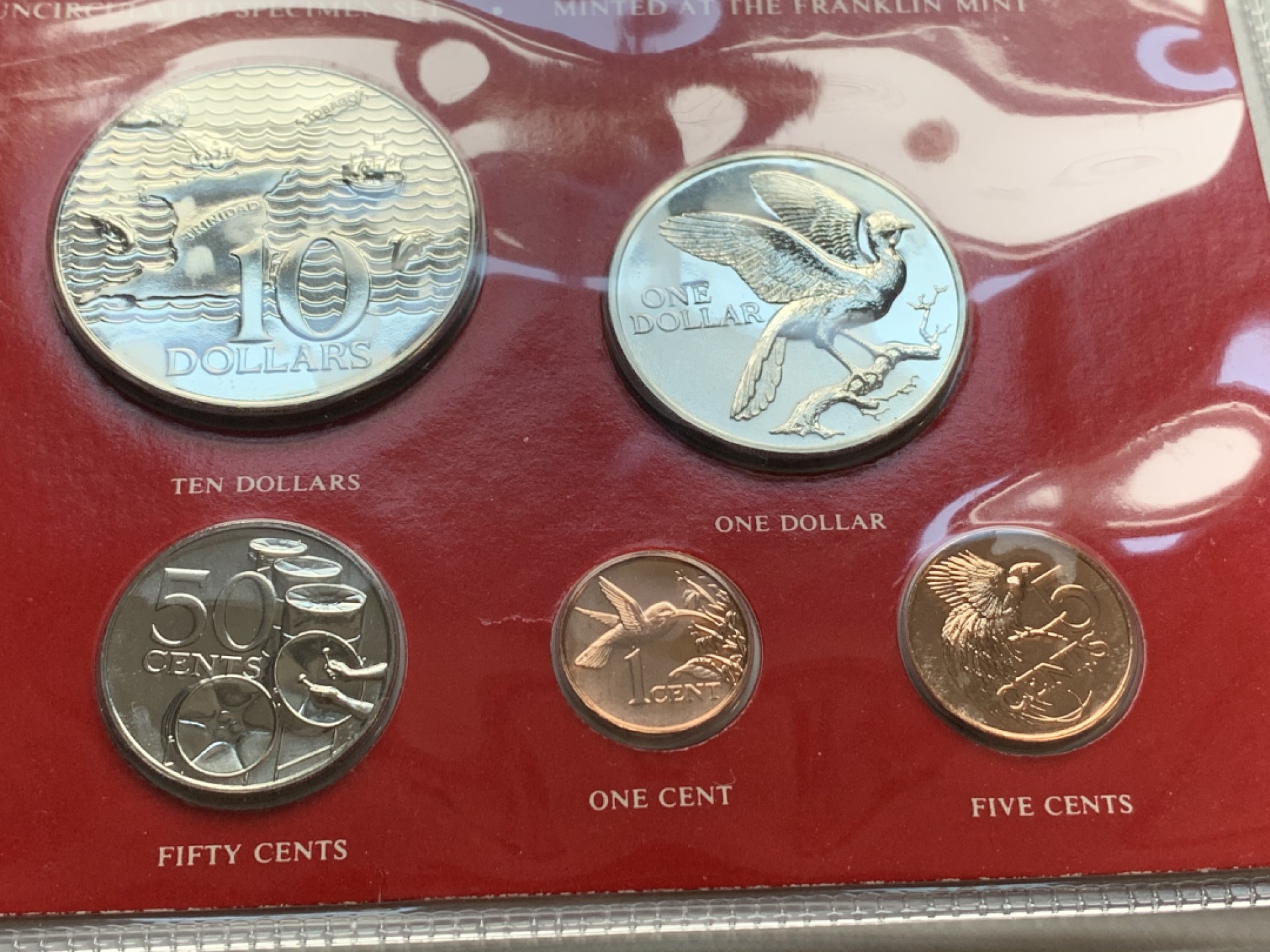 《竞宝斋》第51场-本周日，周一2场连拍（全场不限金额包邮） 1980年特尼尼达和多巴哥铜镍币八枚套币发行量798套 塑料夹套