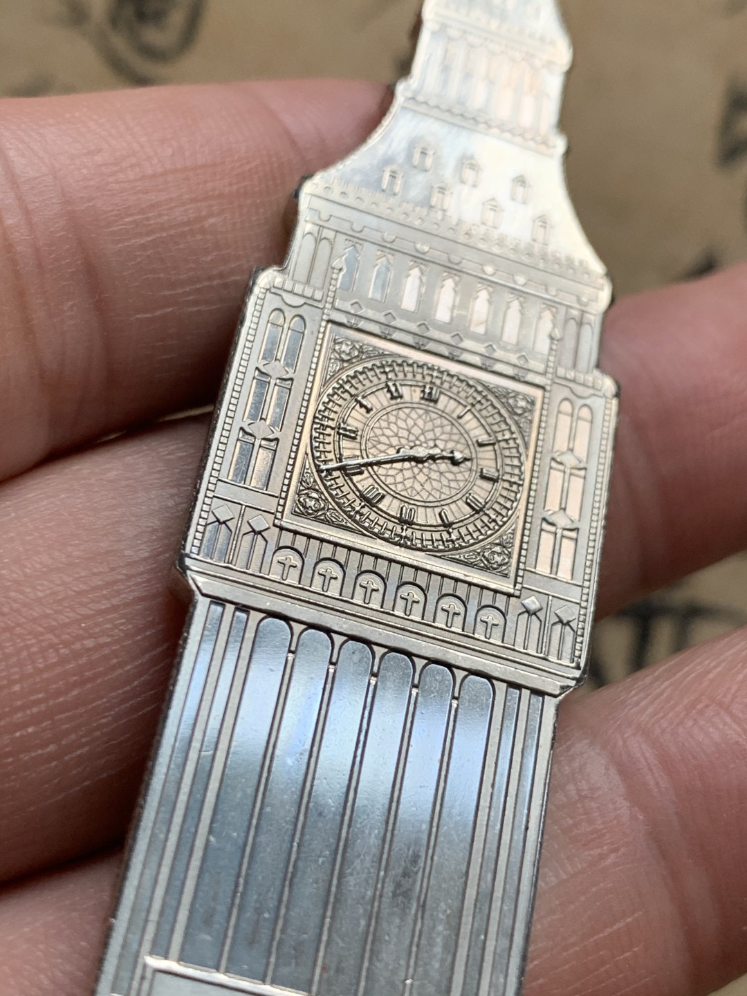 《竞宝斋》第51场-本周日，周一2场连拍（全场不限金额包邮） 2016年英国大本钟一磅异形镍币（少见）