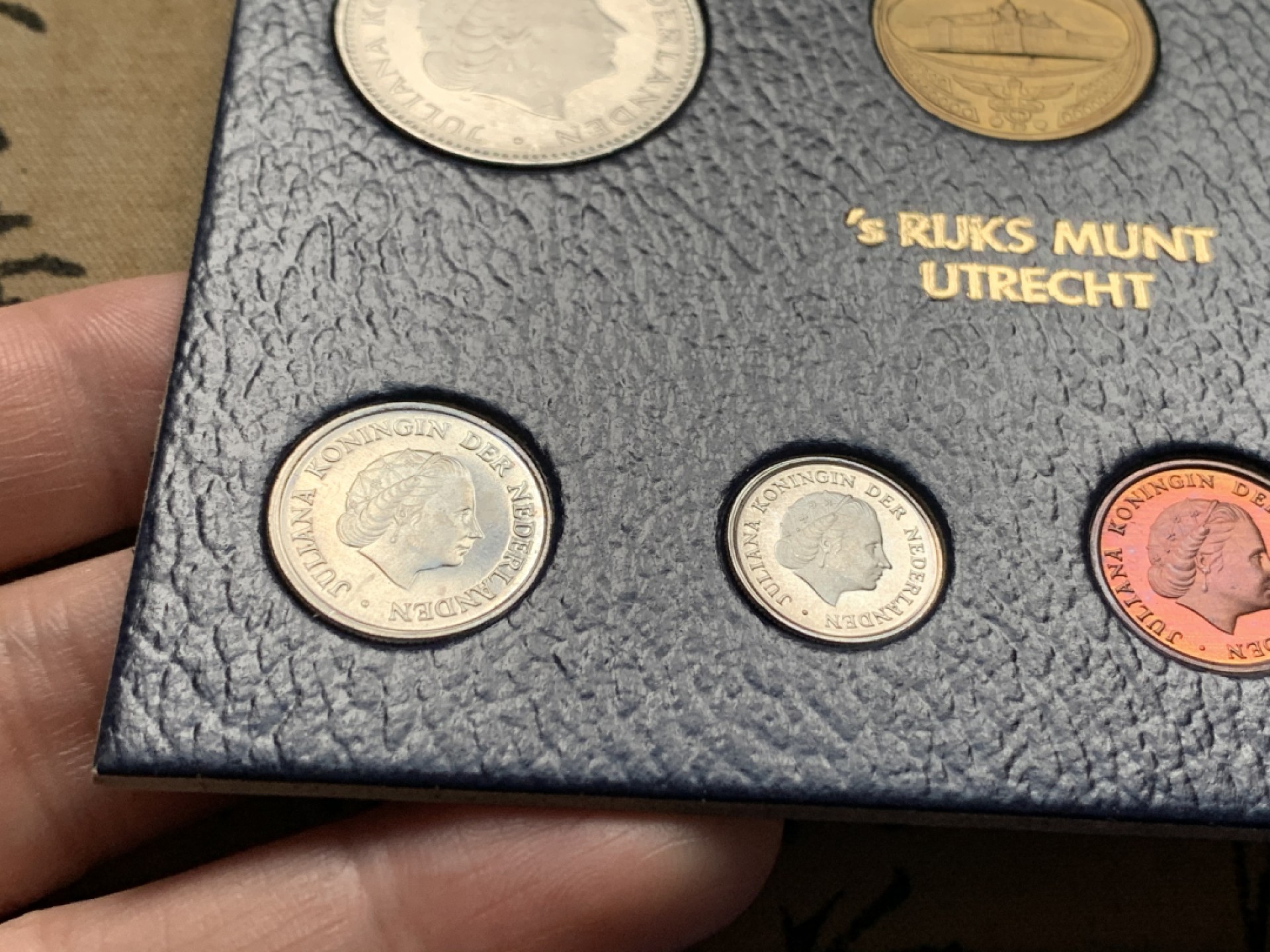 《竞宝斋》第51场-本周日，周一2场连拍（全场不限金额包邮） 荷兰1980年+1999年清年份官方原装套币各一套UNC-BU 全面值年份一步到位 6枚+6枚 