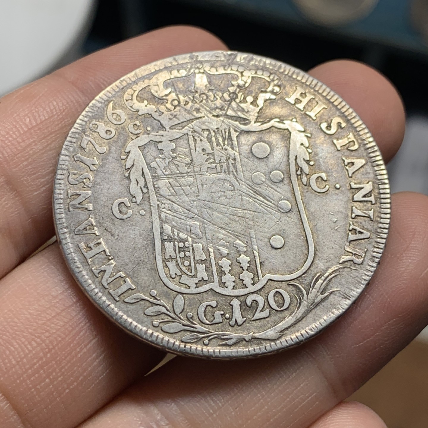 《竞宝斋》第51场-本周日，周一2场连拍（全场不限金额包邮） 那不勒斯西西里王国1786年费迪南四世120G大银币 背面是减重痕