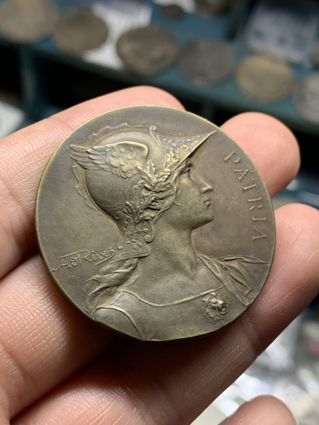 《竞宝斋》第51场-本周日，周一2场连拍（全场不限金额包邮） 法国 1900左右 戎装法兰西女神 铜章 40.1mm 30.4克