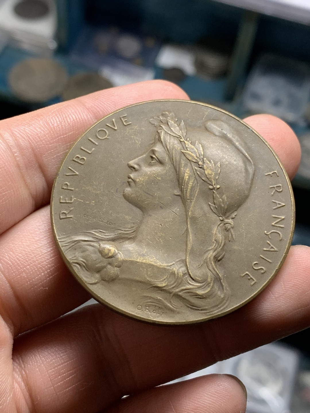 《竞宝斋》第51场-本周日，周一2场连拍（全场不限金额包邮） 法国 1908 罗蒂 法兰西女神 铜章 46.2mm  40.3克