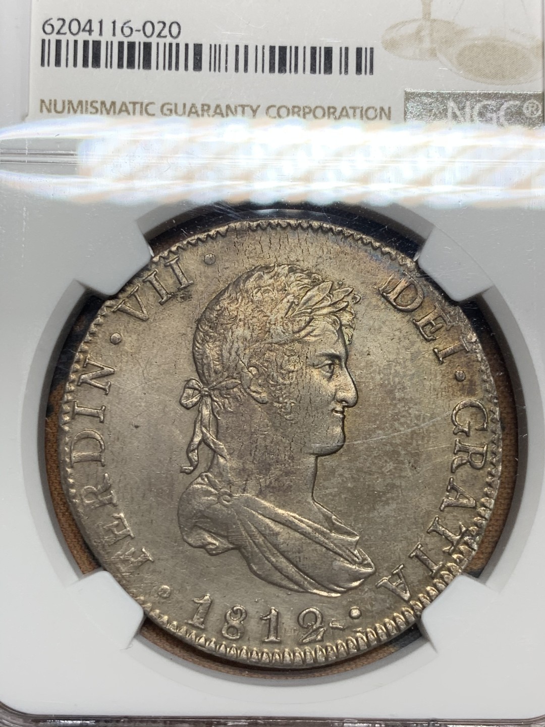 《竞宝斋》第51场-本周日，周一2场连拍（全场不限金额包邮） NGC AUD 墨西哥 1812年 费七 8里亚尔 双柱银币 双面深打 状态很不错