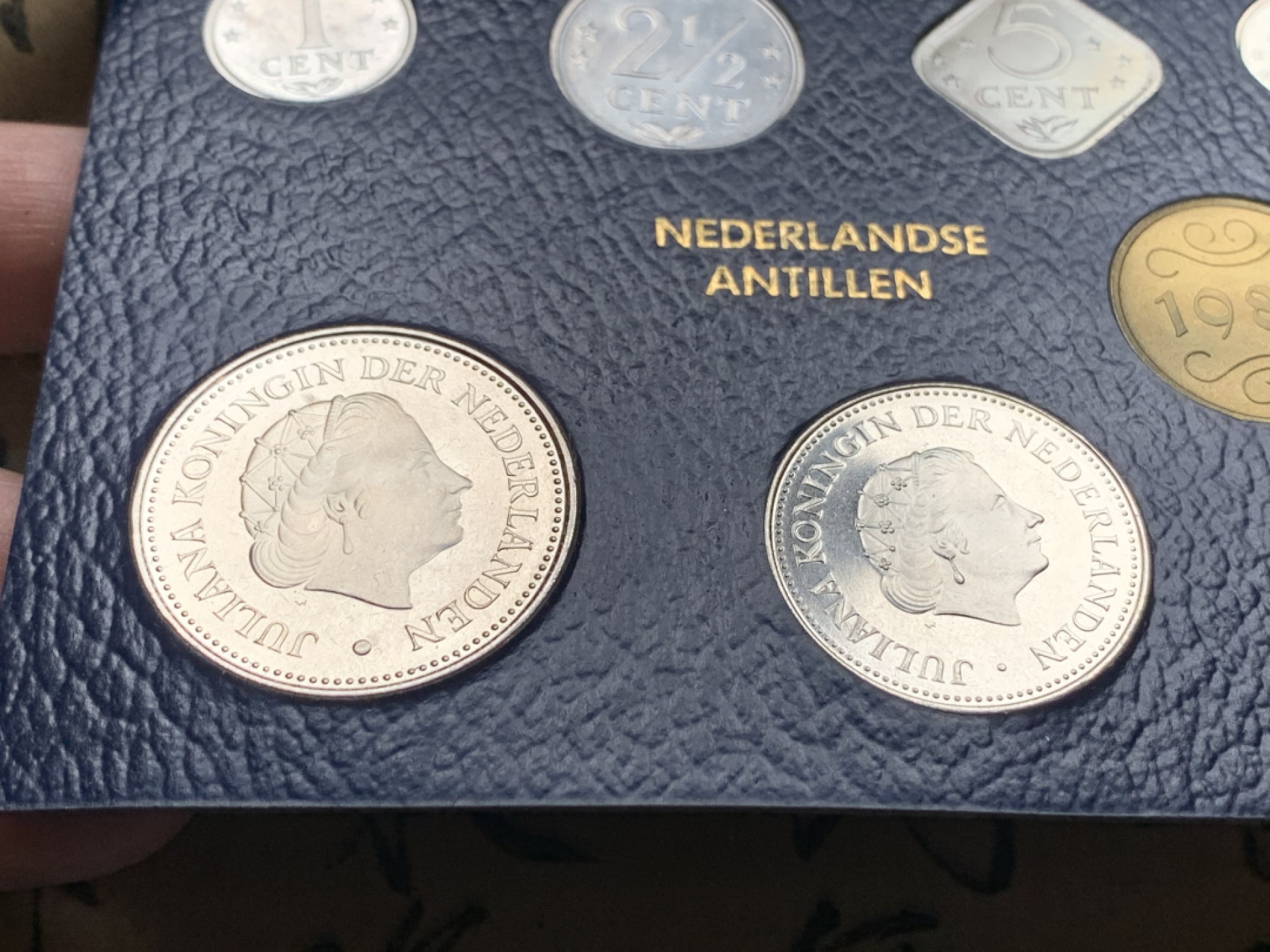 《竞宝斋》第51场-本周日，周一2场连拍（全场不限金额包邮） 荷属安德列斯1980年+1984年清年份官方原装套币各一套UNC-BU 全面值年份一步到位 7枚+7枚 克劳斯编号MS3+MS8