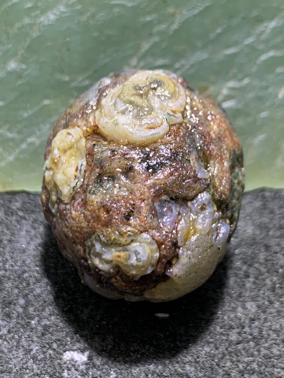 精美罕见高玉化外蒙绿眼石原石珠子一颗，