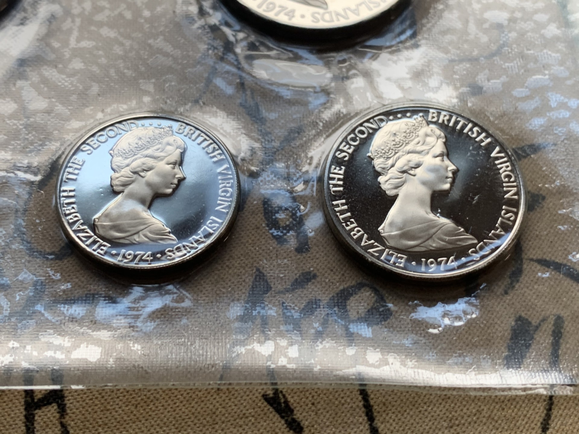 《竞宝斋》第51场-本周日，周一2场连拍（全场不限金额包邮） 原盒证书 维京群岛 1974年 鸟类 6枚套 富兰克林造币厂 精制纪念币 最大枚是银币