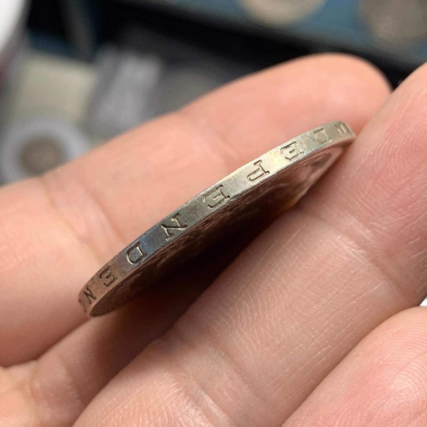 《竞宝斋》第51场-本周日，周一2场连拍（全场不限金额包邮） 墨西哥 1933年 1比索鹰洋 银币 原味带光好品 可以送评