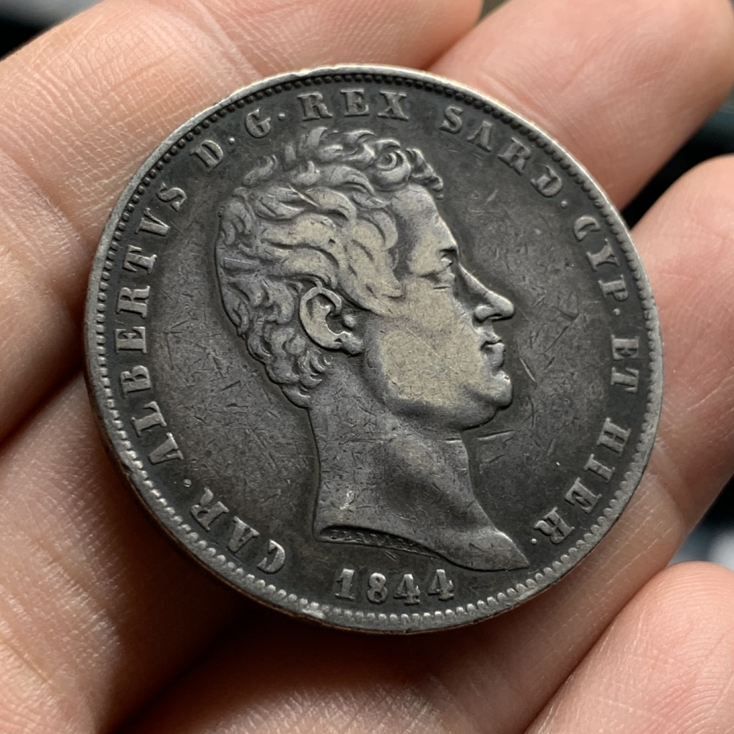 《竞宝斋》第51场-本周日，周一2场连拍（全场不限金额包邮） 意大利萨丁岛1844-P年5里拉大银币 黑包浆 一流的味道