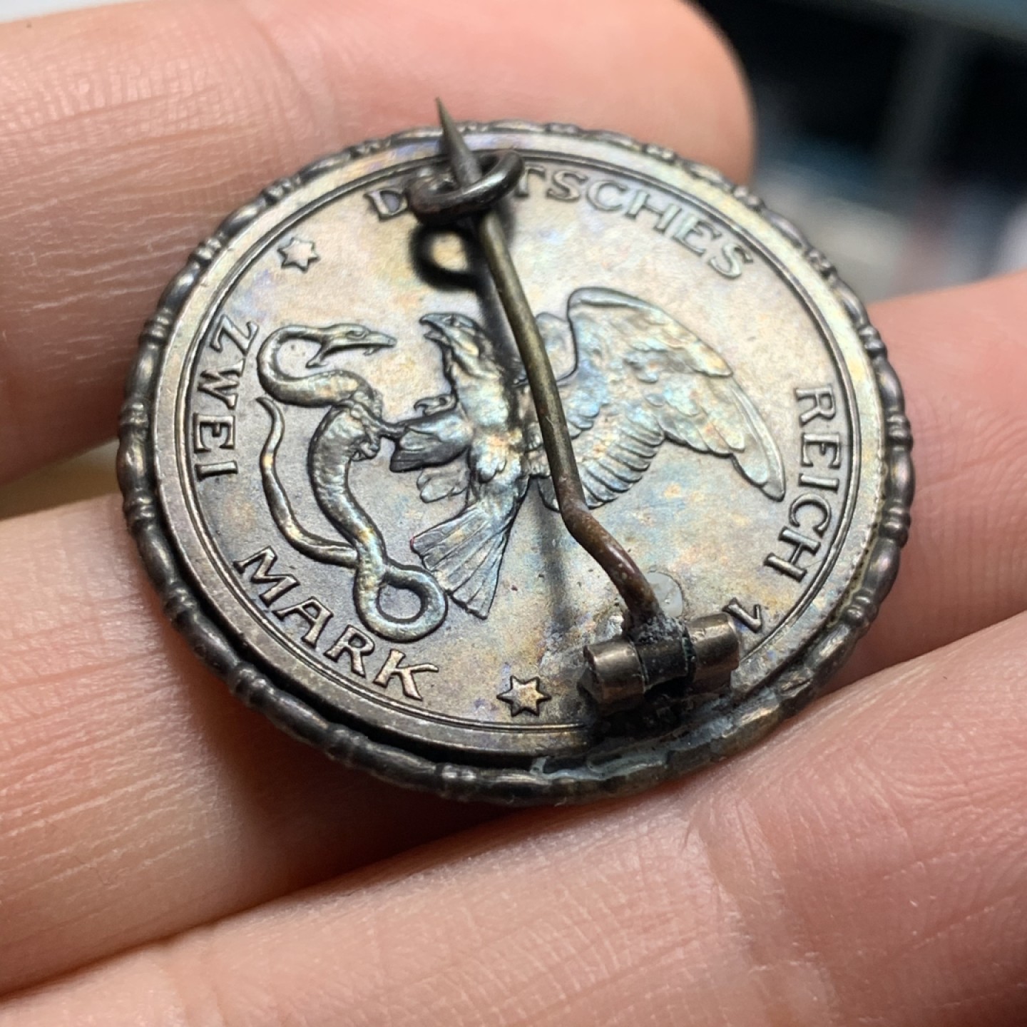 《竞宝斋》第51场-本周日，周一2场连拍（全场不限金额包邮） 德国普鲁士1913年普法战争2马克 黑包浆银币 做胸针