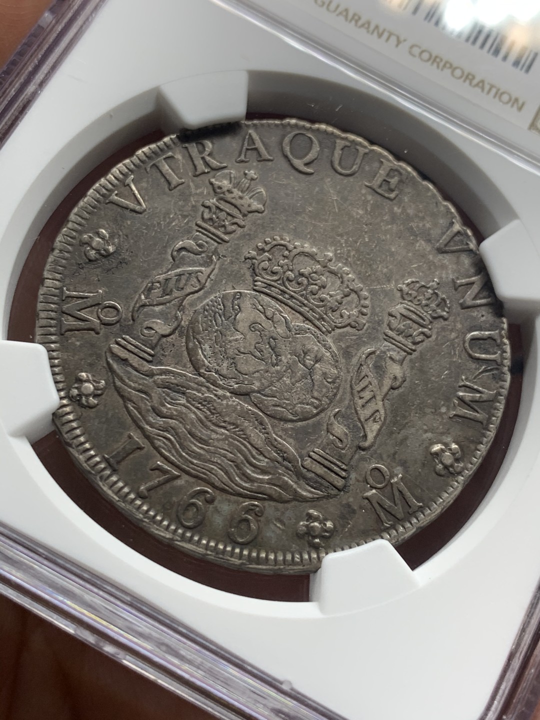 《竞宝斋》第52场-本周日，周一2场连拍（全场不限金额包邮） NGC-XF45  墨西哥地球 1766/5   8 里亚尔   地球骑字都是属于rare  加之大黑彩包浆 收藏首选  最热  