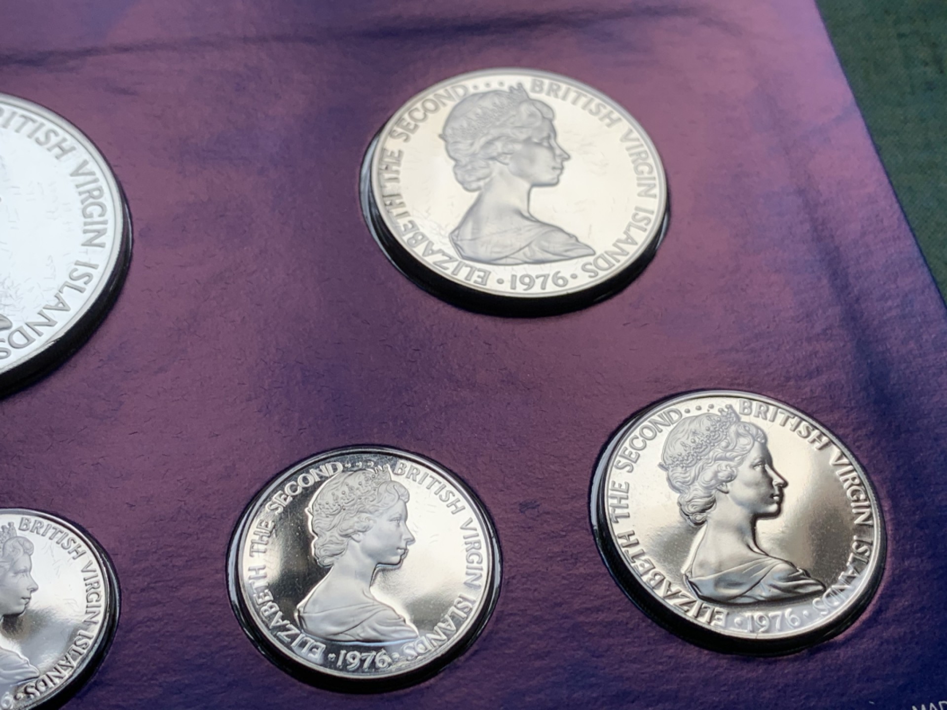 《竞宝斋》第52场-本周日，周一2场连拍（全场不限金额包邮） 原盒证书 维京群岛 1976年 鸟类 6枚套 富兰克林造币厂 精制纪念币 最大枚是银币