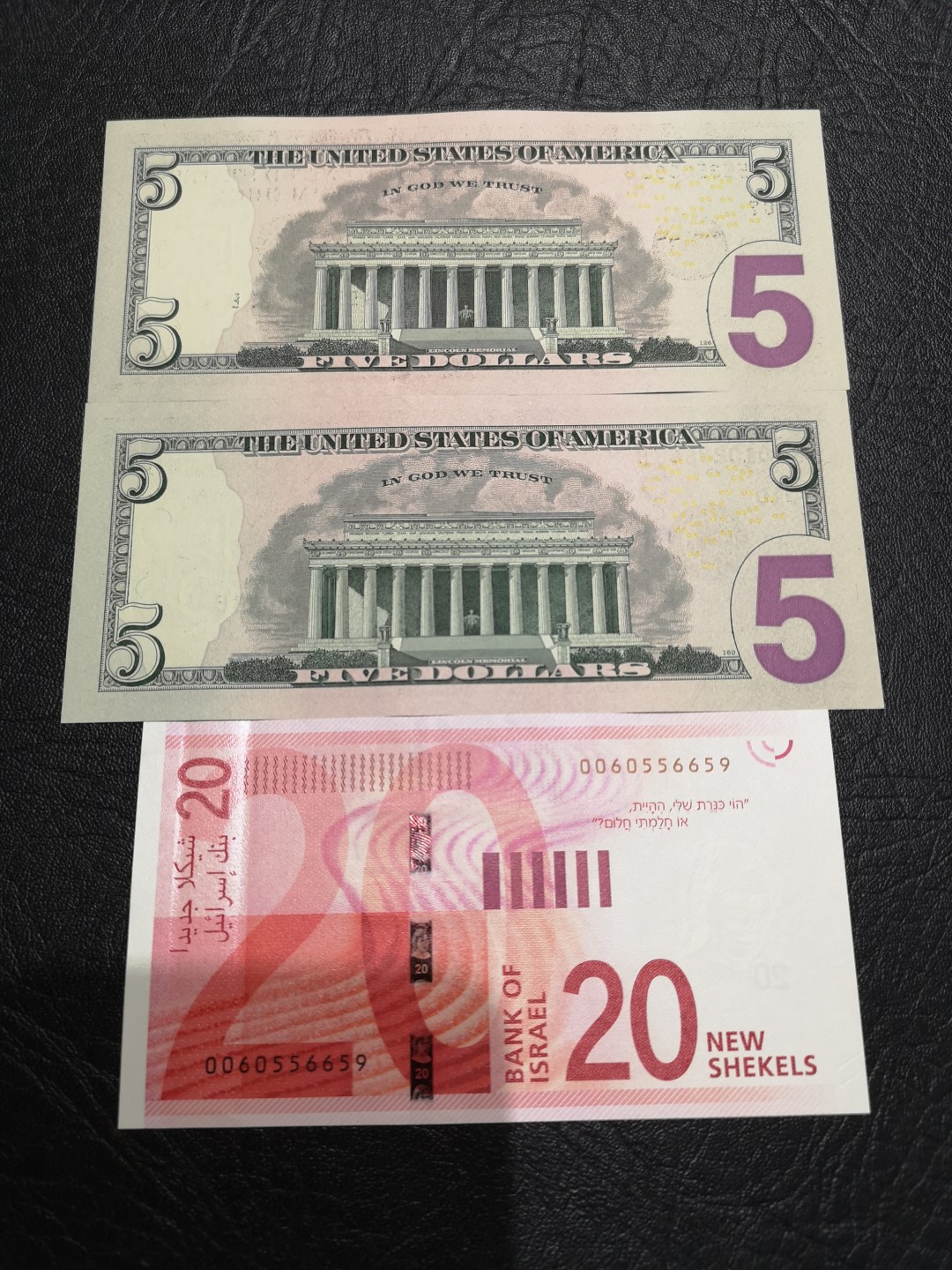 外钞收藏家》第一百七十六期拍卖 5美元两张豹子号加以色列20 三张一起 全新UNC