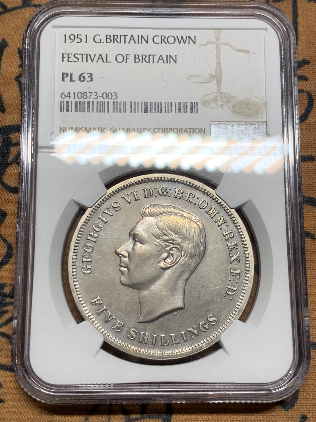 《竞宝斋》第52场-本周日，周一2场连拍（全场不限金额包邮） 英国1951年乔治六世一克朗镍马剑银币 NGC PL63