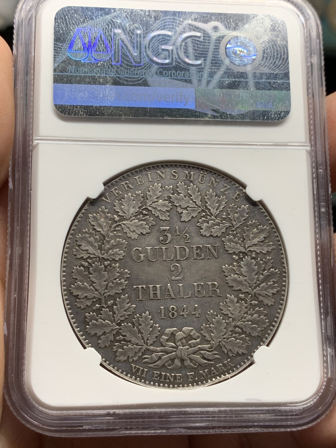 《竞宝斋》第52场-本周日，周一2场连拍（全场不限金额包邮） NGC 评级 德国法兰克福 1844年 2泰勒 景观银币 自然流通 整体温润