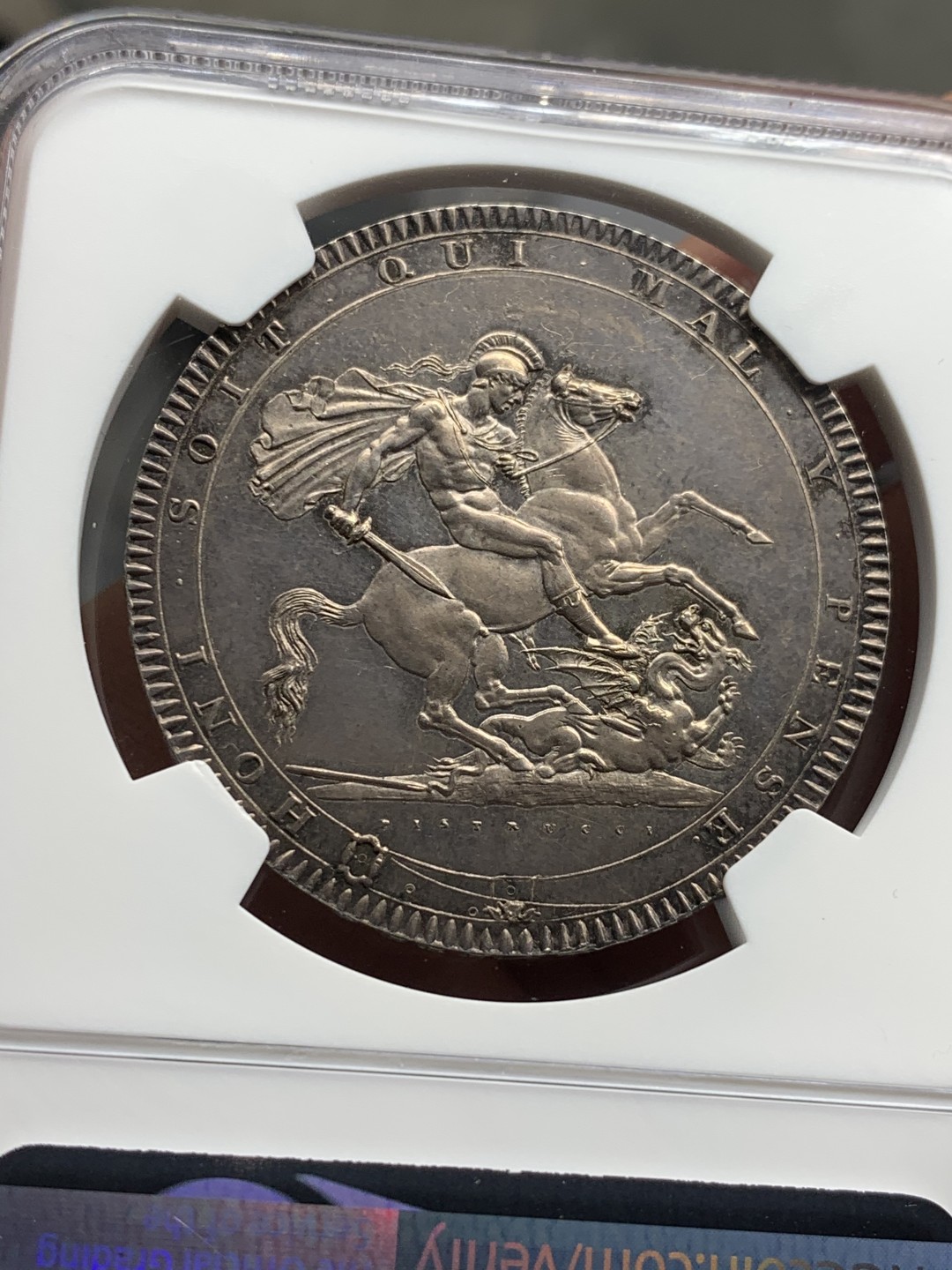 NGC MS63 1818年英国乔治三世马剑克朗 镜面底板，紫罗兰色包浆，最早的马剑克朗