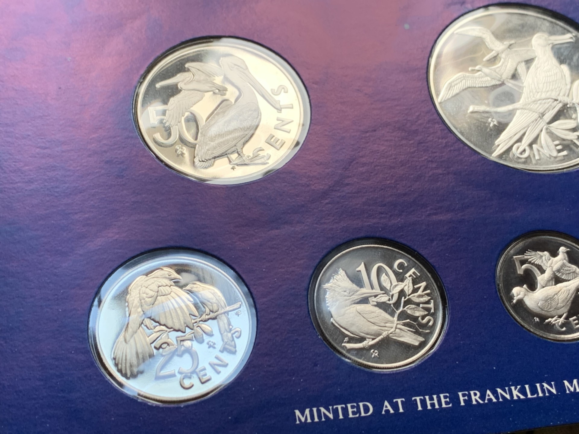 《竞宝斋》第52场-本周日，周一2场连拍（全场不限金额包邮） 原盒证书 维京群岛 1976年 鸟类 6枚套 富兰克林造币厂 精制纪念币 最大枚是银币