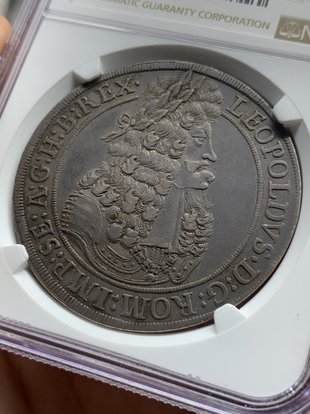 《竞宝斋》第52场-本周日，周一2场连拍（全场不限金额包邮） NGC XF45 神圣罗马帝国 1701年 大波浪 猪嘴 泰勒 银币 打制均匀 状态非常好