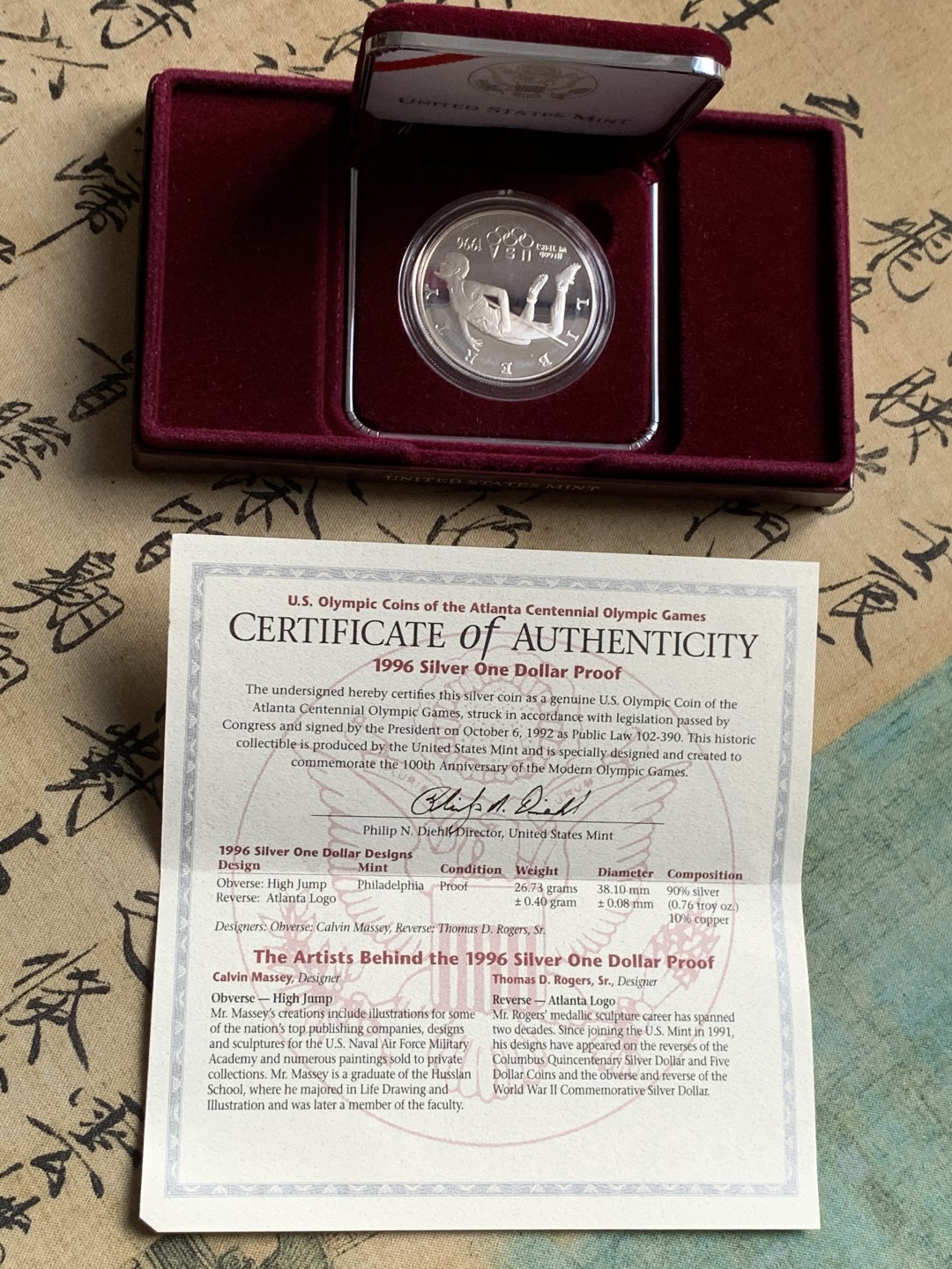《竞宝斋》第52场-本周日，周一2场连拍（全场不限金额包邮） 原盒证书 美国亚特兰大奥运会 1996年 1美元精制 大银币 26.73克